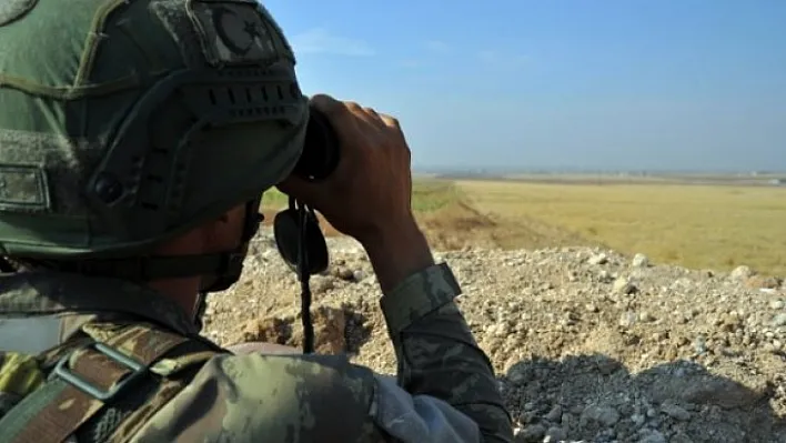 Sınırı geçmeye çalışan 1 PKK, 2 FETÖ üyesi yakalandı