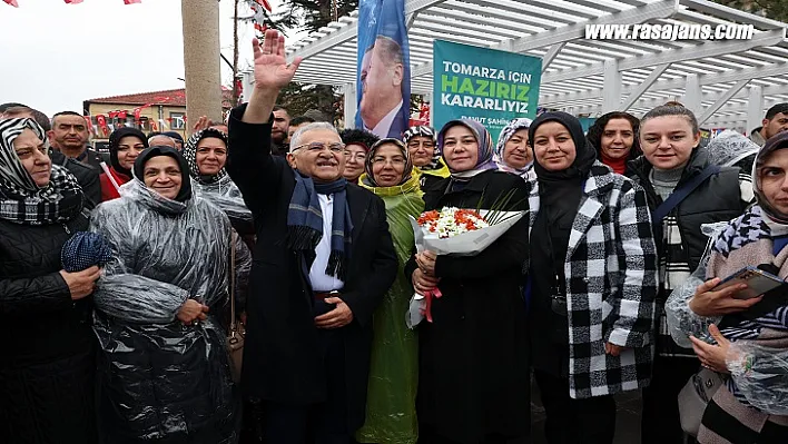 Tomarzalılar, Toplu Açılış Töreninde Başkan Büyükkılıç'ı Bağrına Bastı