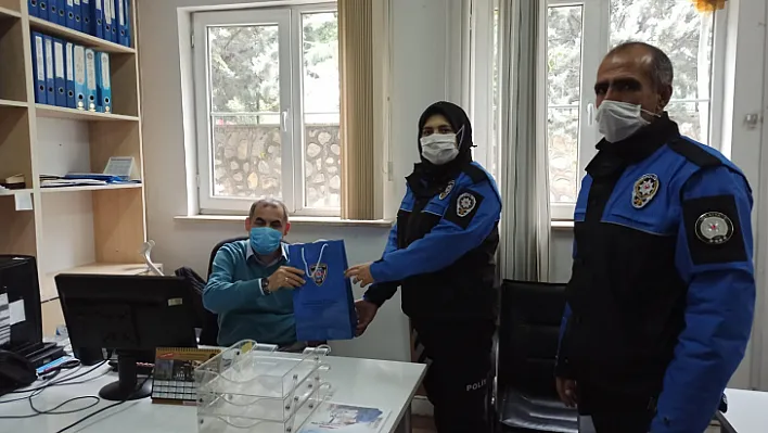 Toplum Destekli Polisten Büyükşehir Personeline Anlamlı Ziyaret