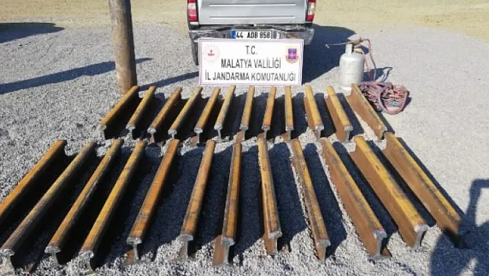 Tren Ray Demiri Çalan Şüpheliler Jandarma Tarafından Yakalandı