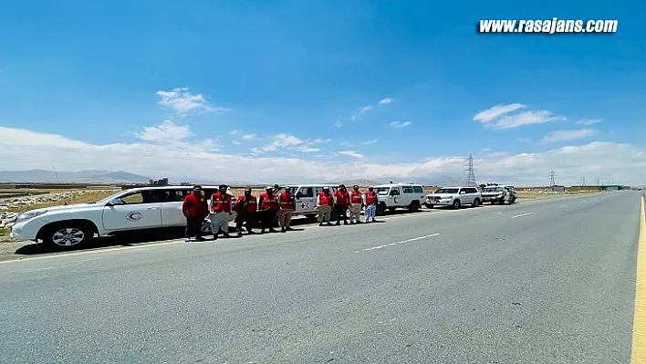 Türk Kızılay Afganistan'daki Ekiplerini Depremzedeler İçin Seferber Etti