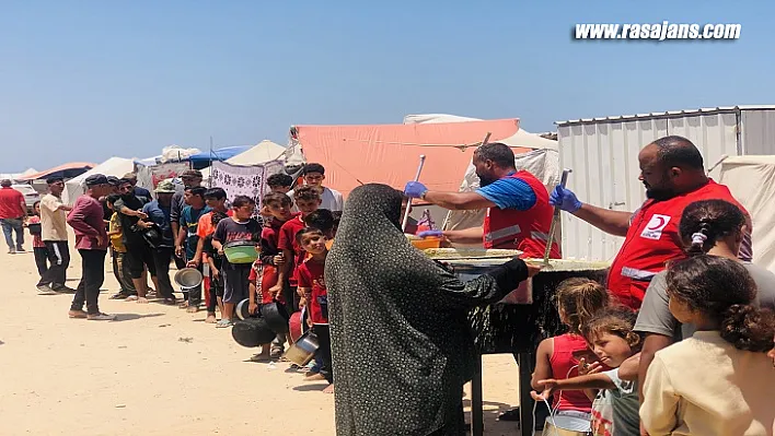 Türk Kızılay Gazze'de Günlük 15 Bin Kişilik Sıcak Yemeğe Çıkardı