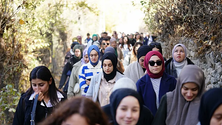 Üniversiteliler Horata'da Doğanın ve Sporun Keyfini Çıkardı