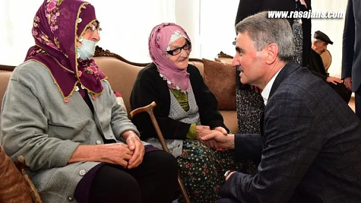 Vali Baruş Huzurevi, Çocuk Evleri Ve Şehit Ailelerinin Bayramını Kutladı