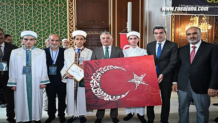 Vali Ersin Yazıcı Genç Hatipler Hutbe Okuma Yarışması Bölge Finali Ödül Törenine Katıldı