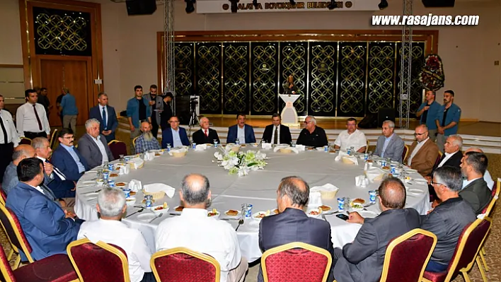 Vali Hulusi Şahin Muharrem İftarına katıldı
