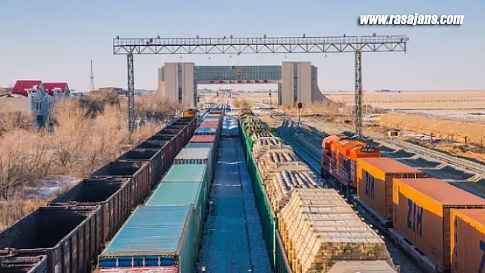Xinjiang sınır kapısından Avrupa'ya giden tren sayısı 7 bini geçti