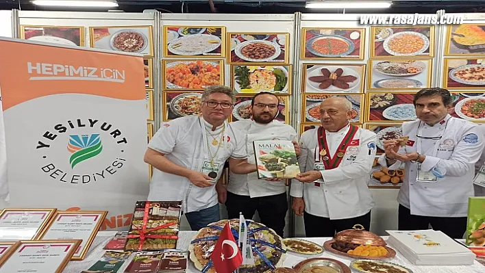 Yeşilyurt Belediyesi Dünya Helal Zirvesinde