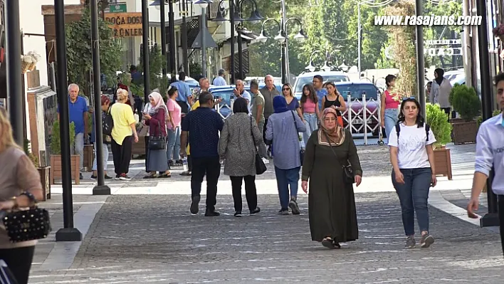 Yeşilyurt Lezzet Caddesinde Masterchef Türkiye Yoğunluğu 