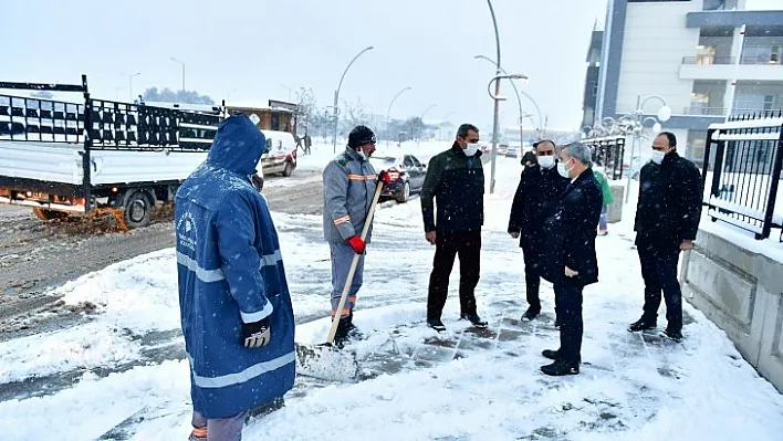 Yeter ki Kar Yağsın, Biz Temizlemeye Hazırız