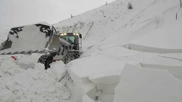 Yolda Kalan Öğretmenlerin İmdadına Büyükşehir Yetişti