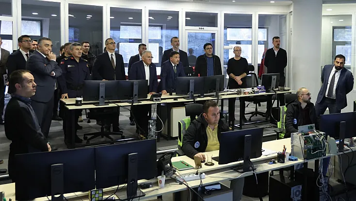 Vali Çiçek Ve Başkan Büyükkılıç, Trafik Kontrol Merkezi’nde