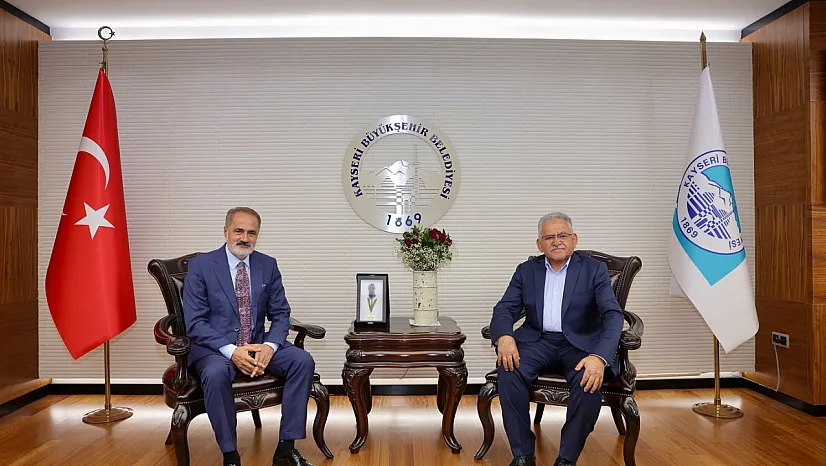 Başkan Büyükkılıç TCDD Genel Müdürü Kurt'u Makamında Konuk Etti