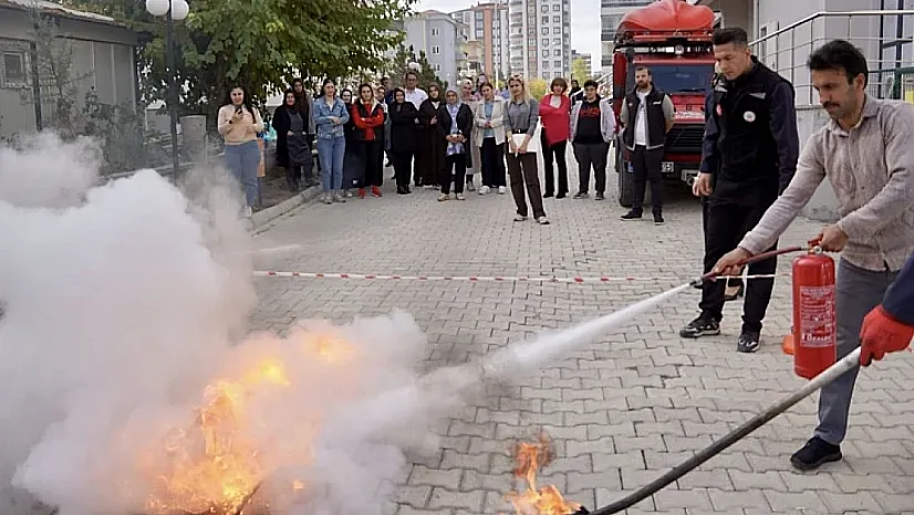 Malatya'da Sağlık Çalışanlarına Afet Farkındalık Eğitimi