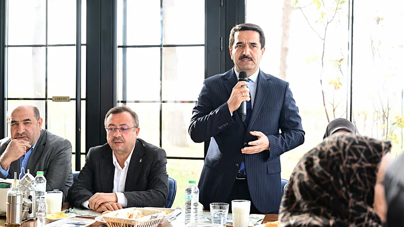 Başkan Taşkın AK Parti Kadın Kolları Mahalle Başkanları Toplantısına Katıldı