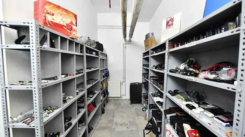 Unutulan Eşyalar Sahiplerini Bekliyor