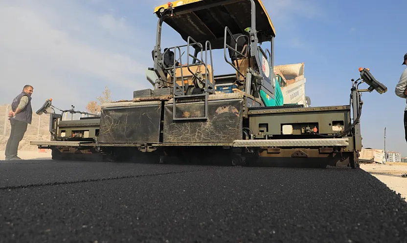 Elazığ Belediyesi'nin Yürüttüğü Yol Yenileme Çalışmaları Devam Ediyor