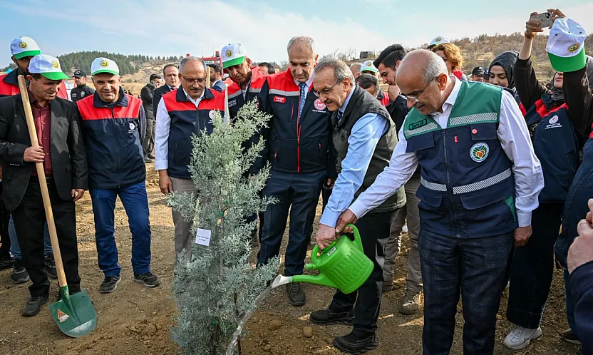 Milli Ağaçlandırma Gününde 2200 Fidan Toprakla Buluştu