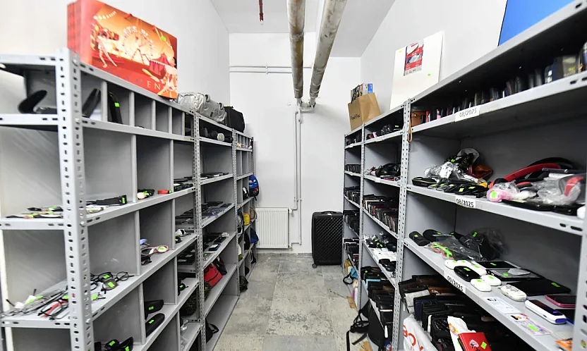 Unutulan Eşyalar Sahiplerini Bekliyor