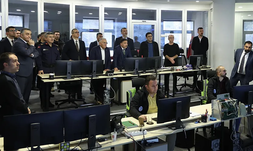 Vali Çiçek Ve Başkan Büyükkılıç, Trafik Kontrol Merkezi'nde