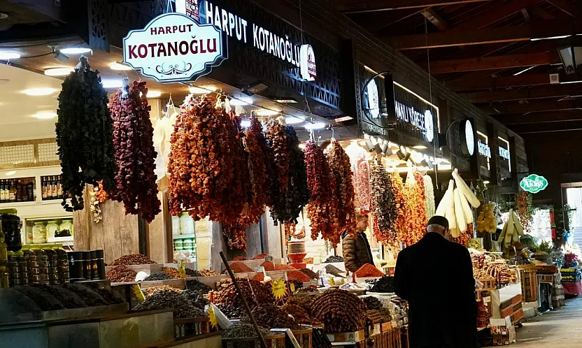 Yüz Yıllık Kapalı Çarşı'da Nostalji Rüzgârı